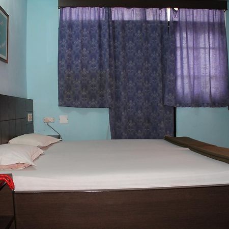 Hotel Arya Palace Puri Εξωτερικό φωτογραφία