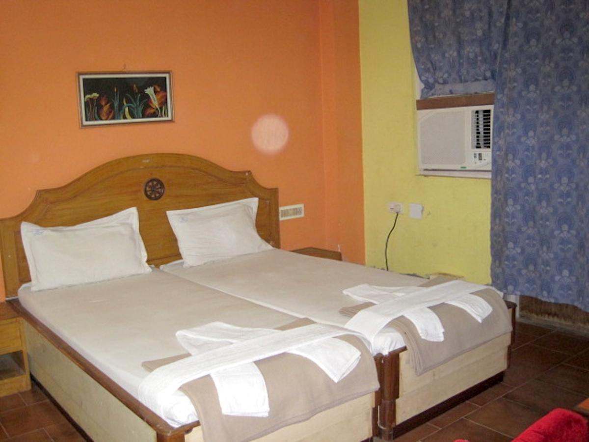 Hotel Arya Palace Puri Εξωτερικό φωτογραφία