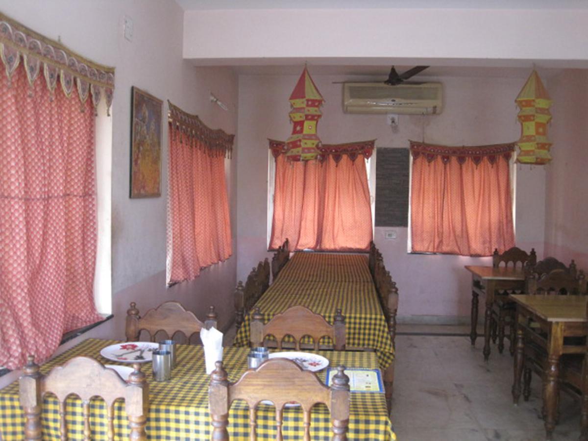 Hotel Arya Palace Puri Εξωτερικό φωτογραφία
