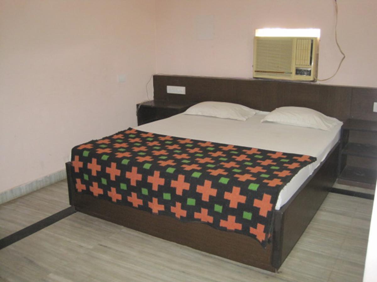 Hotel Arya Palace Puri Εξωτερικό φωτογραφία