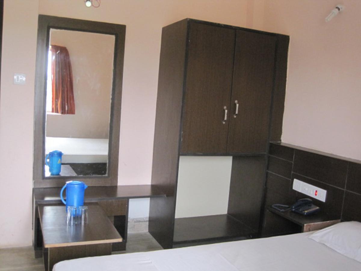 Hotel Arya Palace Puri Εξωτερικό φωτογραφία