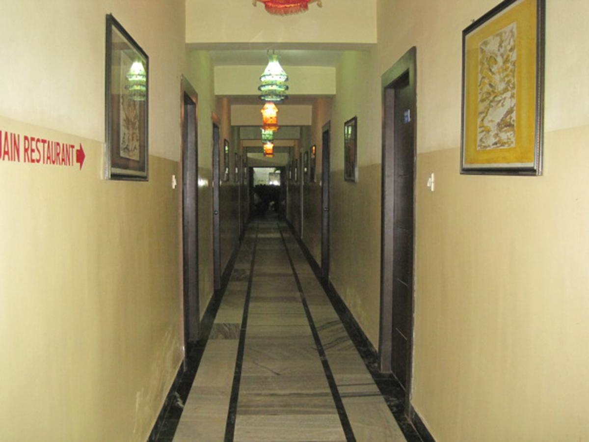 Hotel Arya Palace Puri Εξωτερικό φωτογραφία